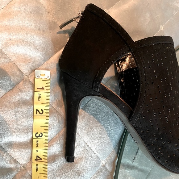 Cristian Siriano heeled booties - Picture 7 of 7